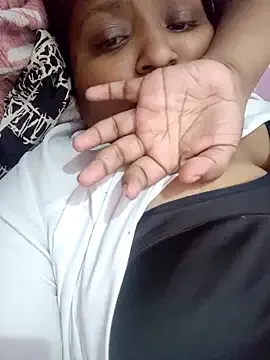 841_yayoi – webcam model profile photo Image 5