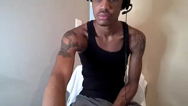 zui_lu – webcam model profile photo Image 11