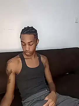 zui_lu – webcam model profile photo Image 4