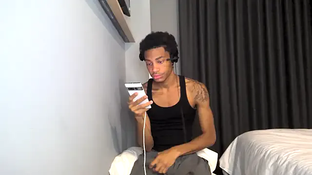 zui_lu – webcam model profile photo Image 5