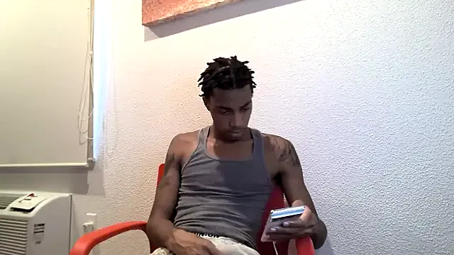 zui_lu – webcam model profile photo Image 8