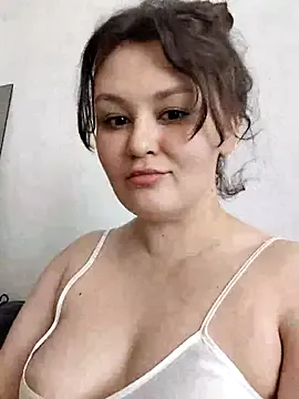 roouse – webcam model profile photo Image 11