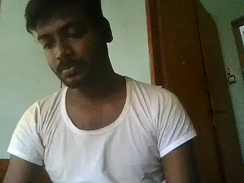 roouse – webcam model profile photo Image 3