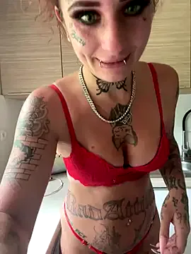 LT-333 – webcam model profile photo Image 4