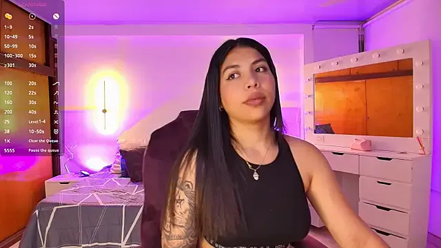  – webcam model profile photo Image 6