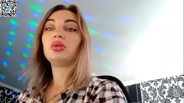 Yui-Ch – webcam model profile photo Image 2