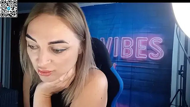 Yui-Ch – webcam model profile photo Image 7