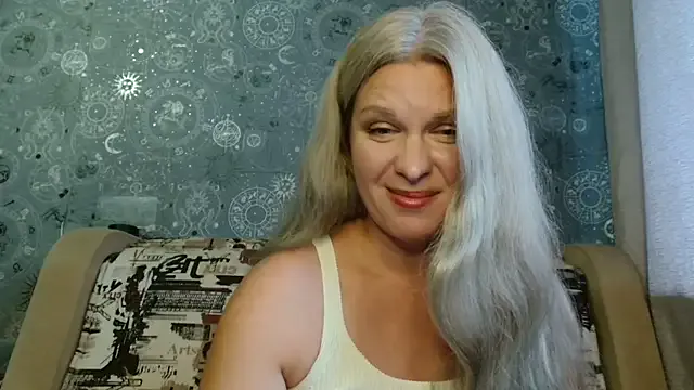 roouse – webcam model profile photo Image 12