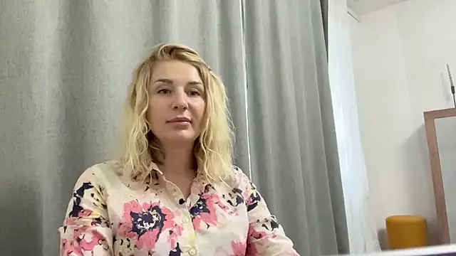 ErikaOlson – webcam model profile photo Image 2