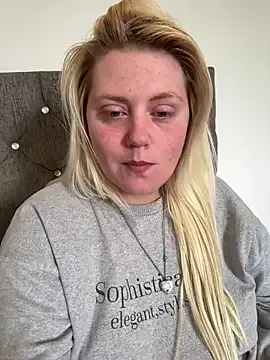 Mia--meow – webcam model profile photo Image 9