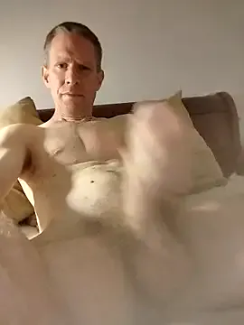 EmaSalis – webcam model profile photo Image 18