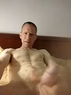 EmaSalis – webcam model profile photo Image 7