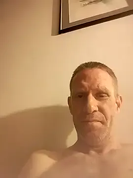 EmaSalis – webcam model profile photo Image 8