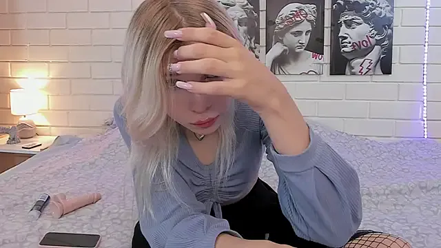  – webcam model profile photo Image 10