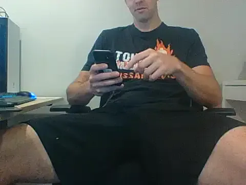 – webcam model profile photo Image 4