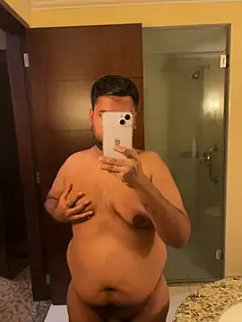 zui_lu – webcam model profile photo Image 5