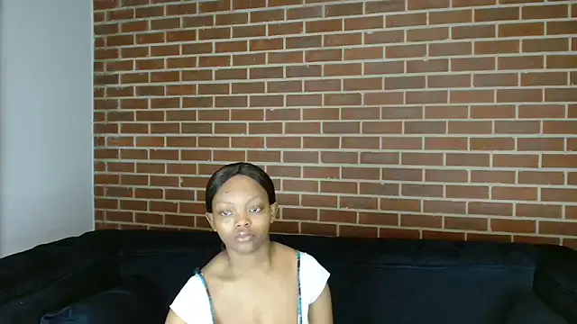 seraphine23 – webcam model profile photo Image 6