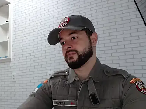 Mikev – webcam model profile photo Image 1