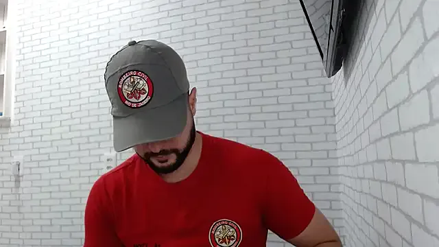 Mikev – webcam model profile photo Image 15