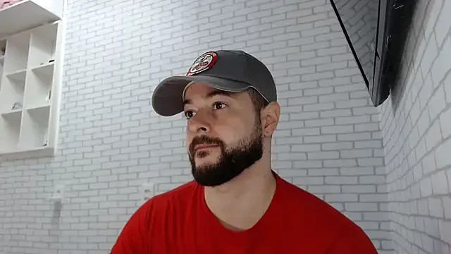 Mikev – webcam model profile photo Image 3