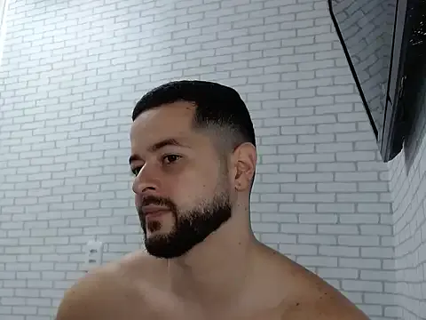 Mikev – webcam model profile photo Image 5