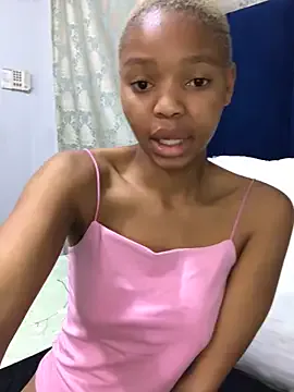 roouse – webcam model profile photo Image 10