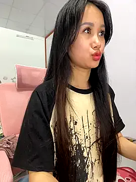 Yui-Ch – webcam model profile photo Image 2