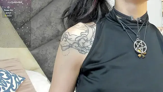 Mia--meow – webcam model profile photo Image 14