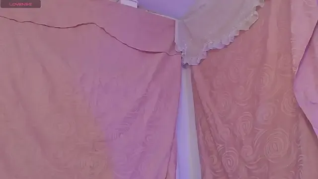 Mia--meow – webcam model profile photo Image 17