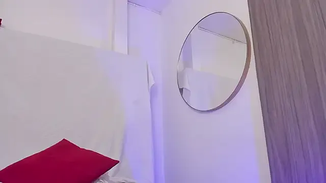 Mia--meow – webcam model profile photo Image 4