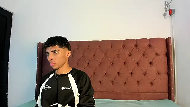 _Alicee_1 – webcam model profile photo Image 12