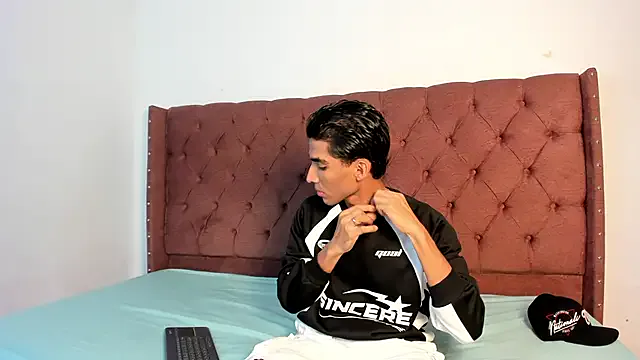 _Alicee_1 – webcam model profile photo Image 9