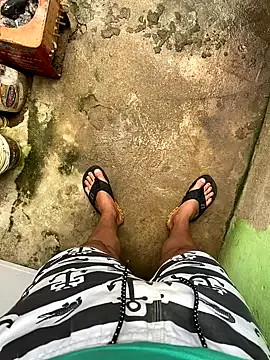 roouse – webcam model profile photo Image 12