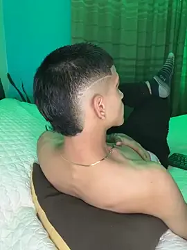 _Alicee_1 – webcam model profile photo Image 6