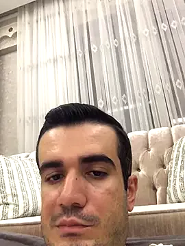 roouse – webcam model profile photo Image 14