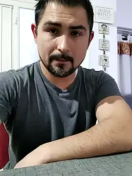 roouse – webcam model profile photo Image 9