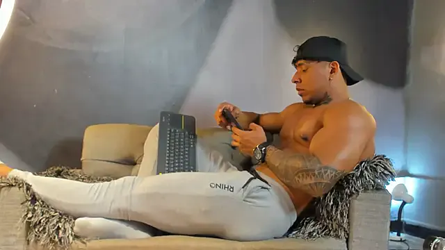 CleoLangley – webcam model profile photo Image 4
