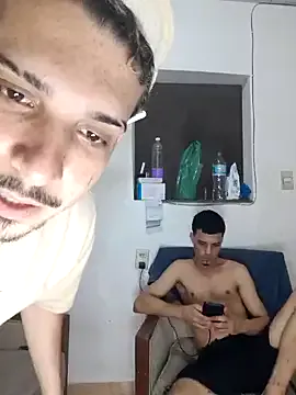 Yui-Ch – webcam model profile photo Image 6