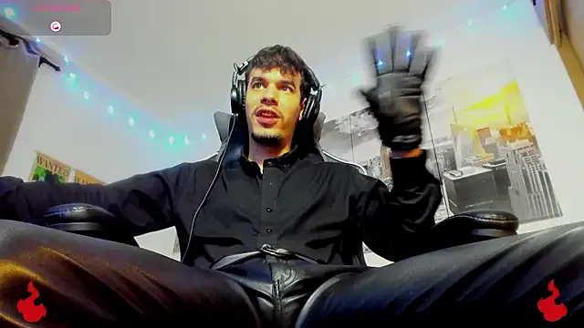 roouse – webcam model profile photo Image 10