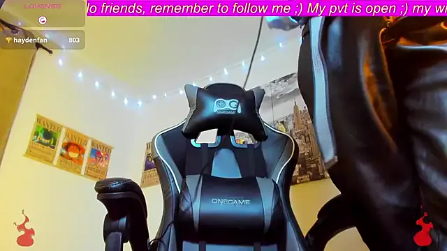 roouse – webcam model profile photo Image 12