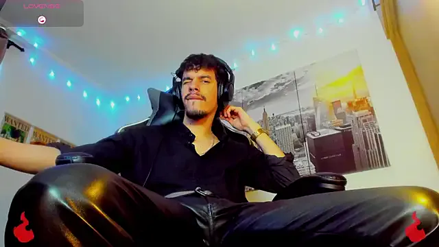 roouse – webcam model profile photo Image 15