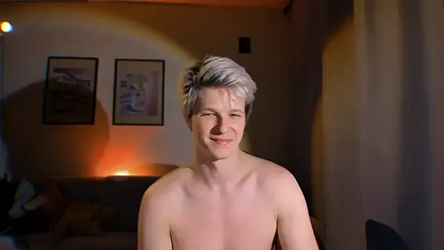 roouse – webcam model profile photo Image 18