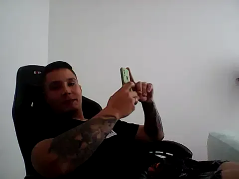 Brhryan – webcam model profile photo