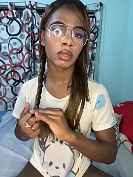 AmyOfficee – webcam model profile photo Image 9