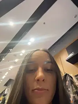 roouse – webcam model profile photo Image 18