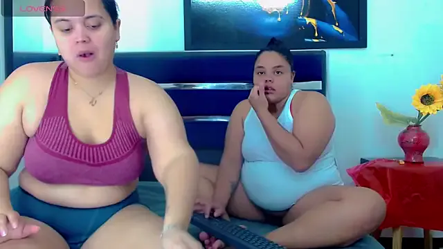 roouse – webcam model profile photo Image 13