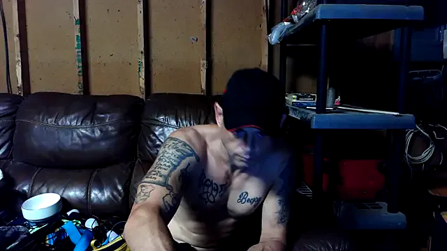 roouse – webcam model profile photo Image 15