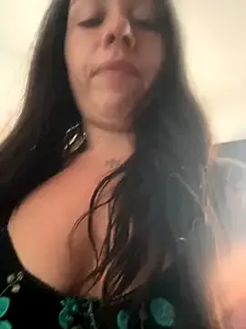 Yui-Ch – webcam model profile photo Image 5