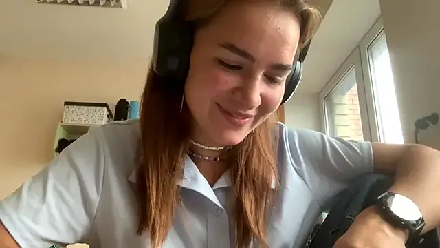MartinaSimeone – webcam model profile photo Image 1