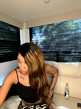 Yui-Ch – webcam model profile photo Image 15